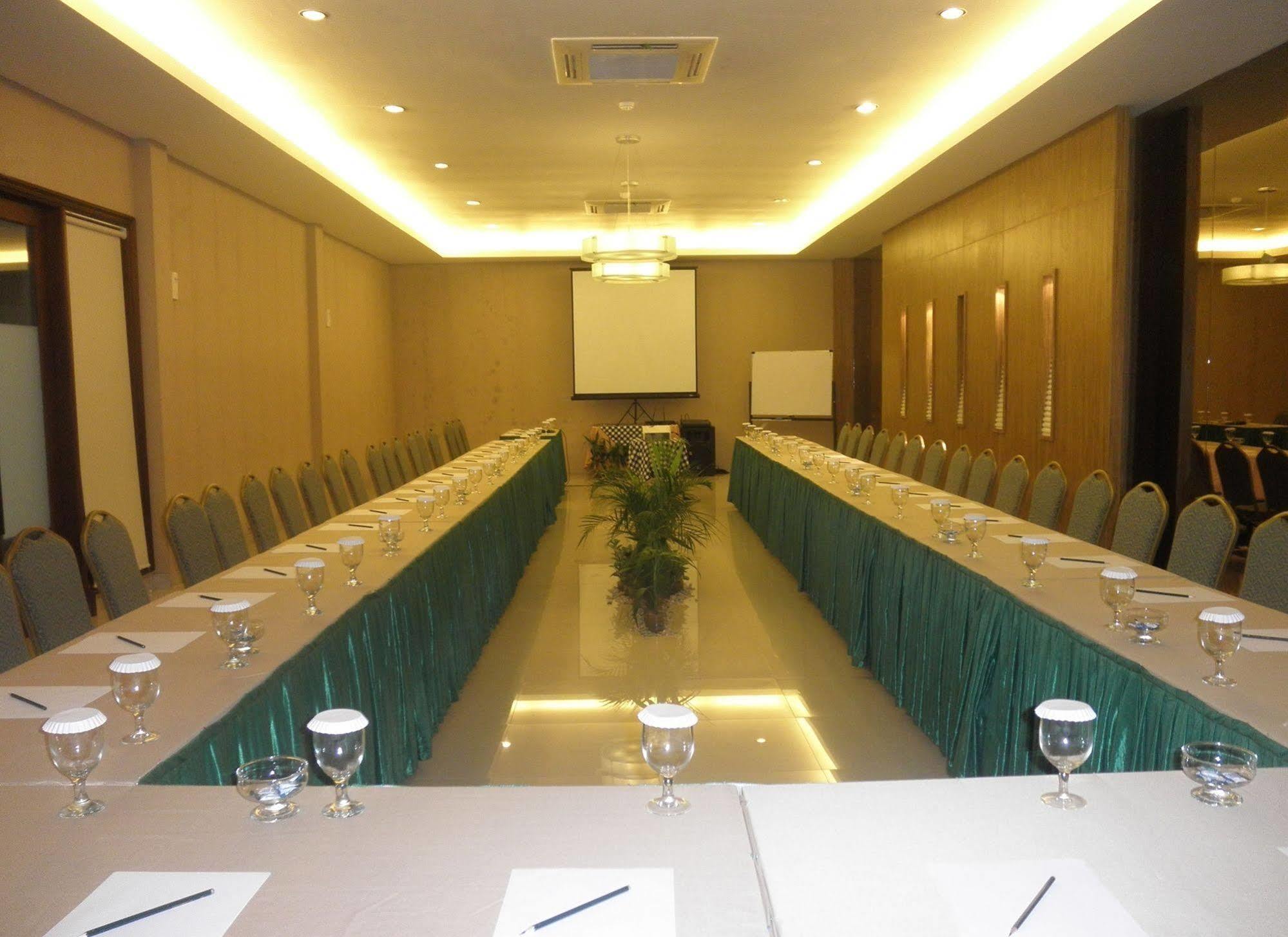 The Oxalis Regency Hotel Magelang Dış mekan fotoğraf